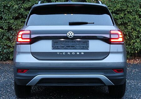 VW T-Cross Volkswagen United 7. 000Tkm+Kamera+Navi+Totwinkel+