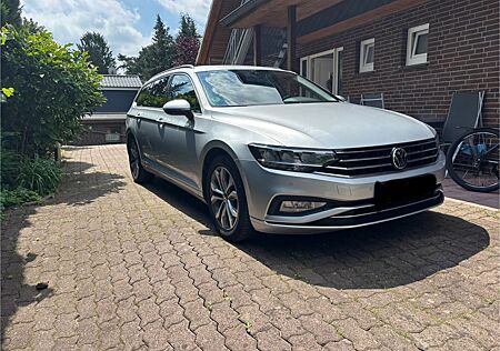 VW Passat Variant Volkswagen 2.0 TDI SCR DSG Variant -