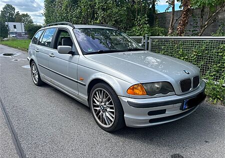 BMW 320i touring -