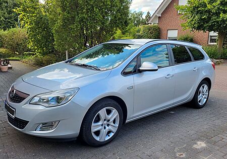 Opel Astra J Sports Tourer m. Scheckheft
