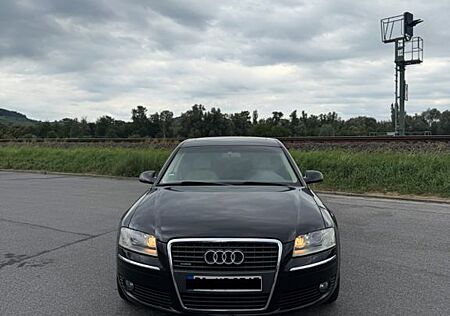 Audi A8 3.0 TDI (DPF) tiptronic quattro -