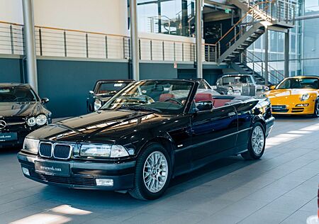 BMW 320i | Cabrio | Exclusive Paket | M-Fahrwerk |