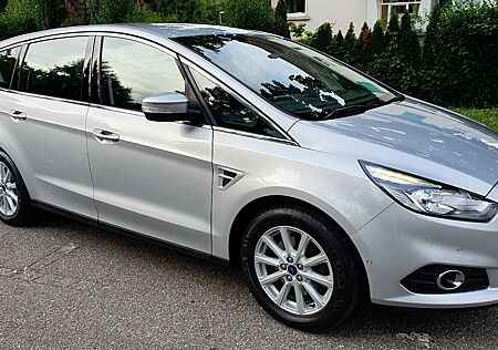 Ford S-Max Titanium 2,0 / Euro 6 / Navi / Kamera