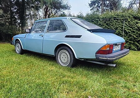 Saab 900 coupe