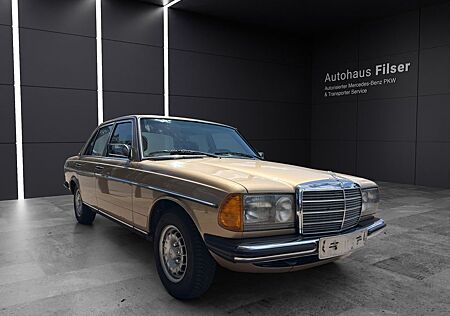Mercedes-Benz 230 W123 E*Deutsches Fahrzeug* Radio MB Audio 30