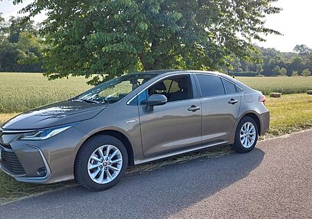 Toyota Corolla 1,8 Hybrid Active Plus Sedan