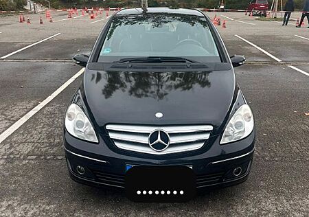Mercedes-Benz B 200 - 12fach bereift