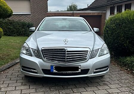 Mercedes-Benz E 250 BlueEFFICIENCY ELEGANCE ELEGANCE
