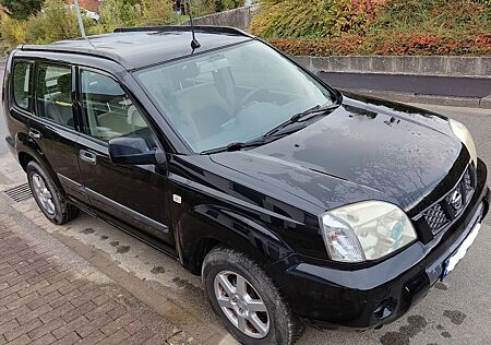 Nissan X-Trail 4x4 2.2 dCi mit AHK und Standheizung