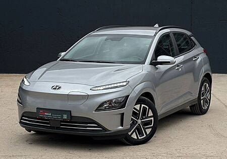 Hyundai Kona E Select PDC CAM ACC SHZ LHZ CarPlay Navi