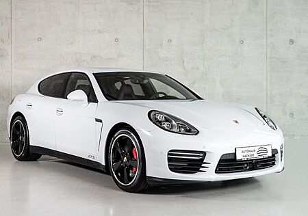 Porsche Panamera GTS V8 PDK Sport Chrono