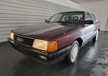 Audi 100 2.2E