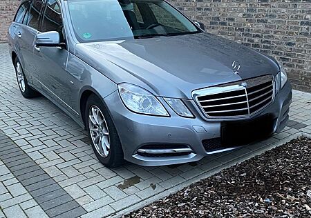 Mercedes-Benz E 220 CDI T BlueEFFICIENCY AVANTGARDE AVANTGARDE