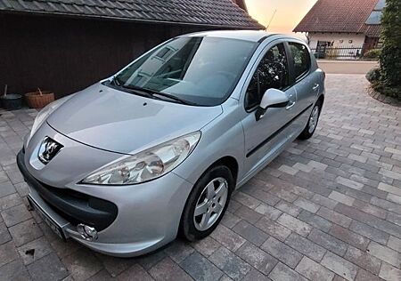 Peugeot 207 4/5 Türen TüV NEU !