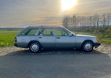 Mercedes-Benz 300 300TE-24V