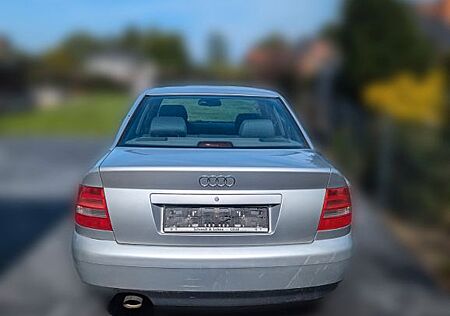 Audi A4 1.8 - B5 (Nichtraucher Auto)