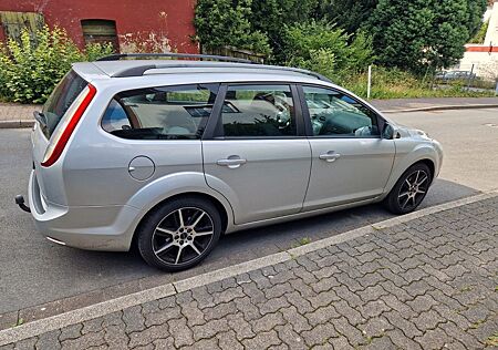 Ford Focus 1,6 Silver Magic Turnier Silver Magic