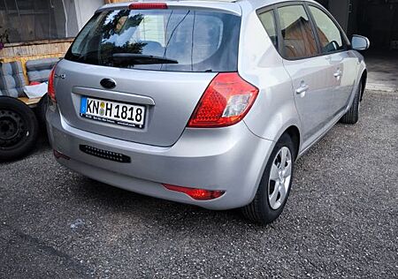 Kia Cee'd / Ceed 1.4 CVVT Vision Vision