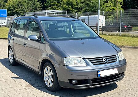 VW Touran Volkswagen -2.0TDI-Trendline-7Sitze-6Gang-Klima-AHK
