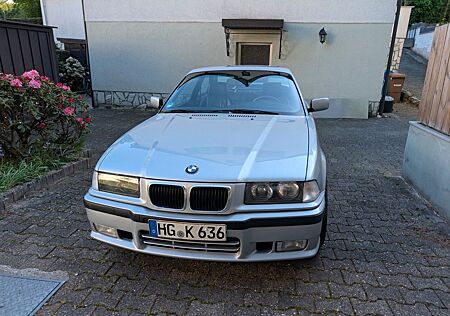 BMW 320i Coupe Sport Edition M Paket 1. Hand
