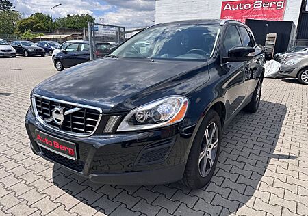 Volvo XC 60 XC60 Summum 2WD*Navi*Kamera*SHZ*Pano*