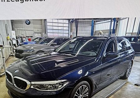 BMW 520 d Touring Sport Line ACC HUD AHK LED H/K R-C
