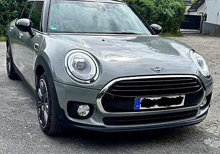 Mini Cooper Clubman - Automatik / 8 fach bereift