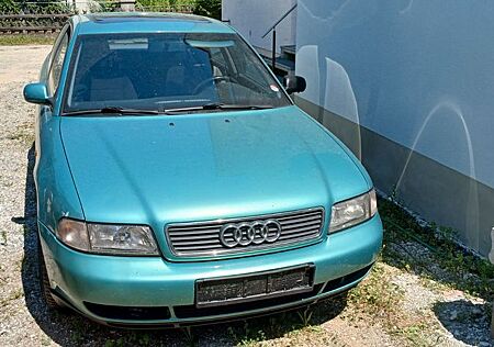 Audi A4 1.6 -