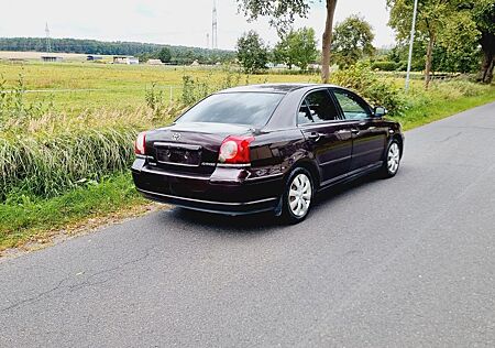 Toyota Avensis 1.8-l-VVT-i Klimaautomatik