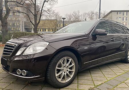 Mercedes-Benz E 300 CDI Elegance - TÜV NEU