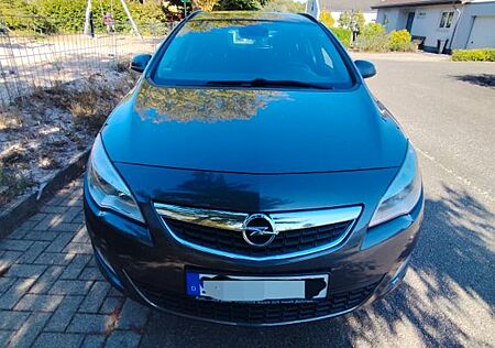 Opel Astra Sports Tourer 2.0 CDTI Sport Automatik...