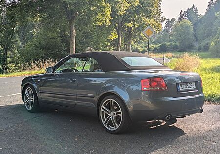 Audi A4 2.4 Cabriolet - V6