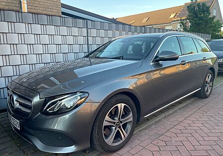 Mercedes-Benz E 220 d 4MATIC T AHK Schiebedach