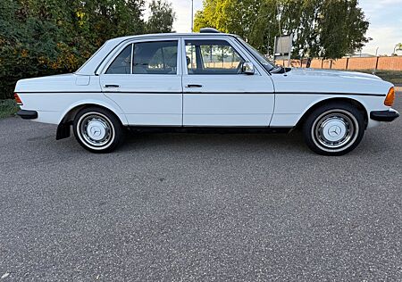 Mercedes-Benz E 240 W123 240d