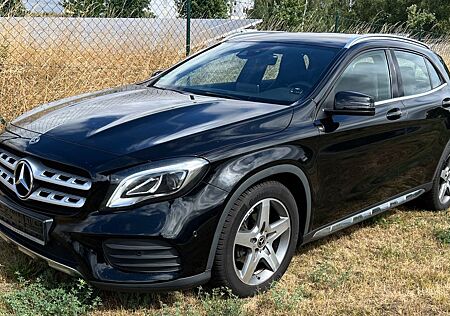 Mercedes-Benz GLA 200 GLA200 AMG Styling 7G-Tronic Automatik Alcantara