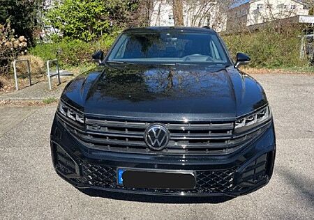 VW Touareg Volkswagen R-Line 3.0 TDI 4M PANODACH BLACK STYLE MATRIX