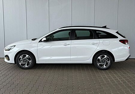 Hyundai i30 Kombi GO 1.5 DPI 97 PS / Sitz + Lenkradh....