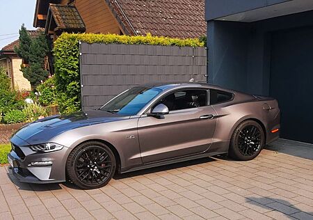 Ford Mustang GT 5.0, carbonized grey, Handschalter