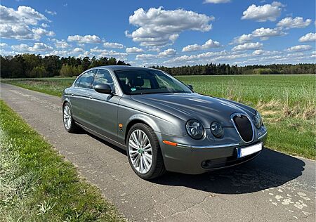 Jaguar S-Type 4.2 L V8