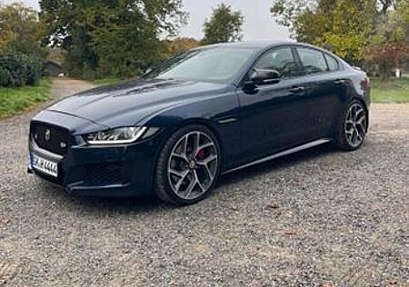 Jaguar XE S Automatik S 420PS Top Zustand