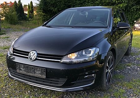 VW Golf Volkswagen VII Lim. 2,0TDI Highline BMT