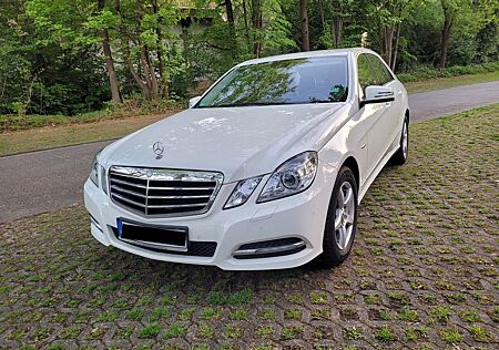 Mercedes-Benz E 200 BlueEFFICIENCY AVANTGARDE AVANTGARDE