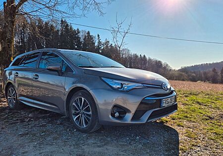 Toyota Avensis 2.0 Garantie AHK Navi DAB Business SHZG