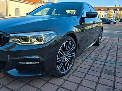 BMW 530 d M Sport Glasd.ACC 19" KomfortSitze HUD