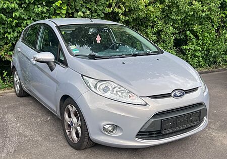 Ford Fiesta Titanium 1.4 Automatik Euro5 Hechschaden