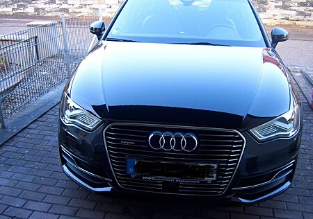 Audi A3 1.4 TFSI e-tron S tronic Ambiente SB Ambiente