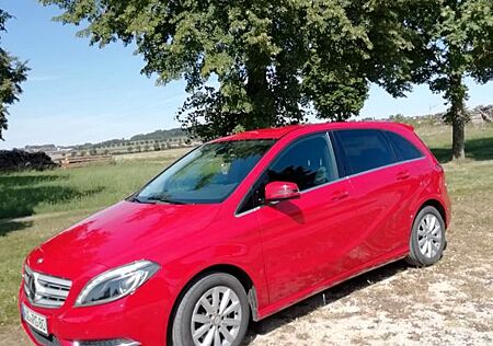 Mercedes-Benz B 180 -