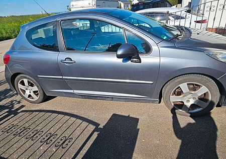 Peugeot 207 TÜV NEU