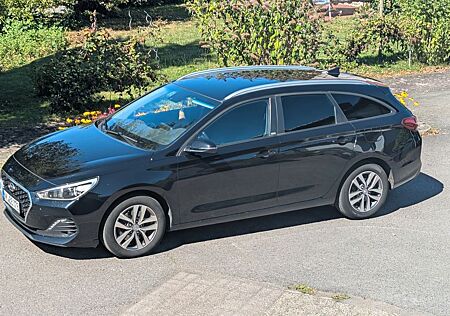 Hyundai i30 1.6 CRDi 85kW YES! Sehr gepflegter Zustand
