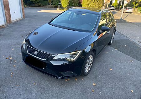 Seat Leon ST 2.0 TDI AHK, Scheckheft, Unfallfrei, LED